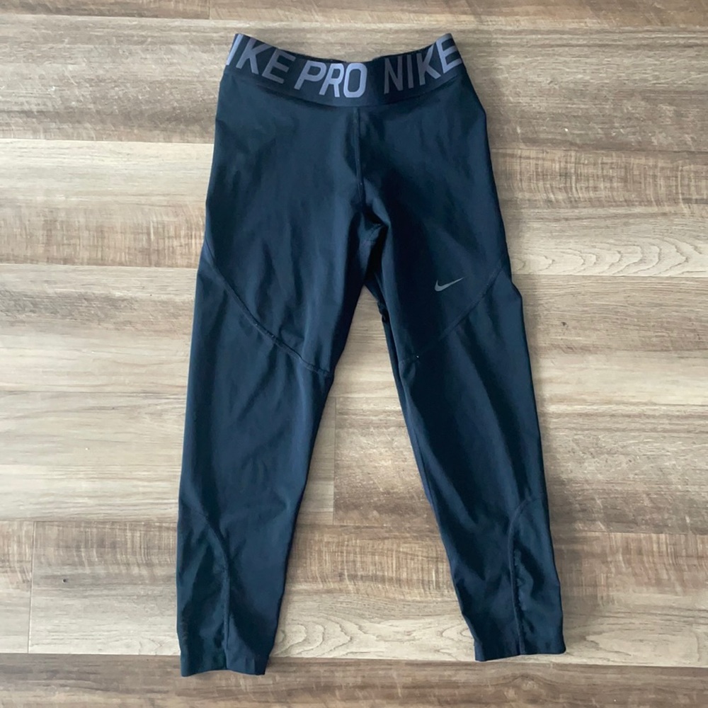 Nike Pro Cropped Yoga Pants